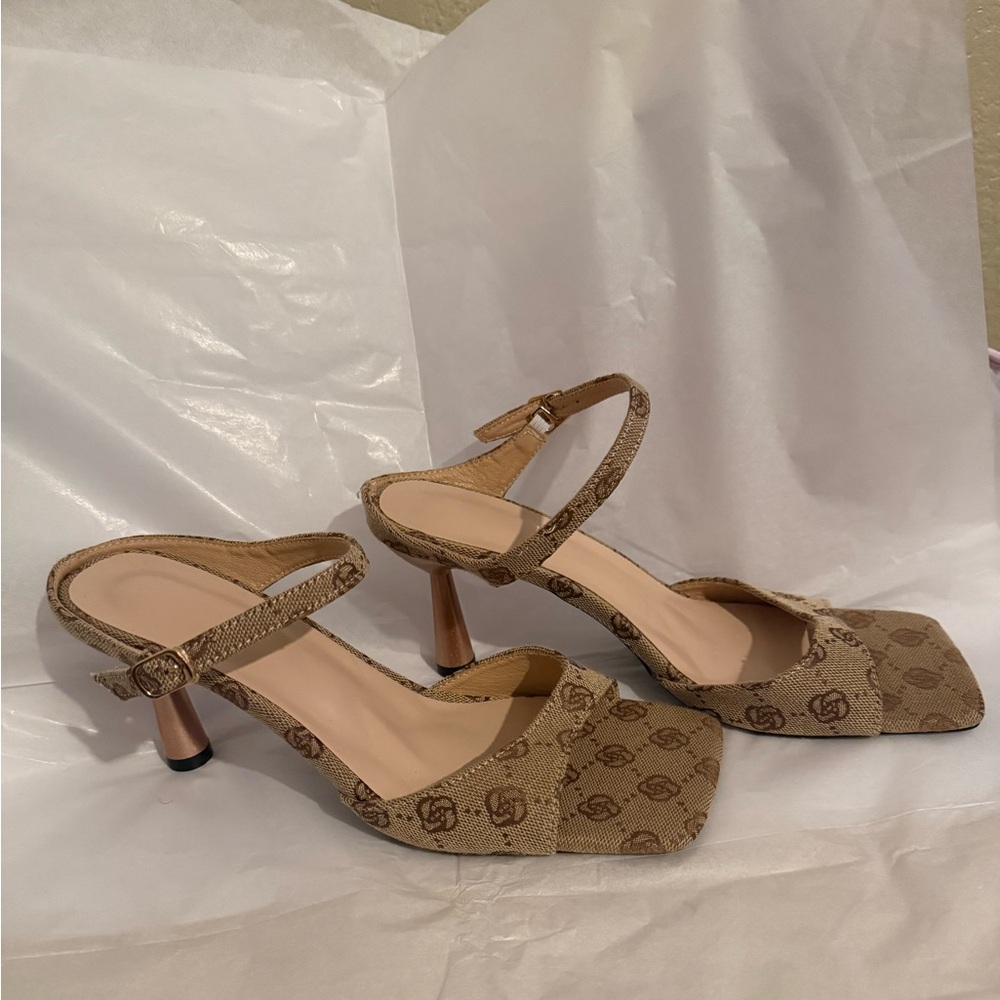 Elegant Tan Patterned Heels
